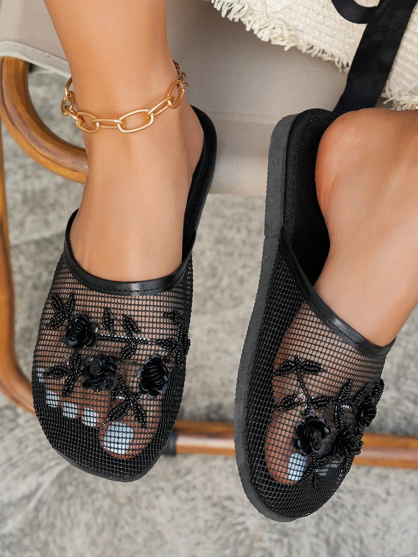 Women's Black Mesh Mules With Beaded Floral Embellishment Slip-On Flat Sandals_vogvips.com