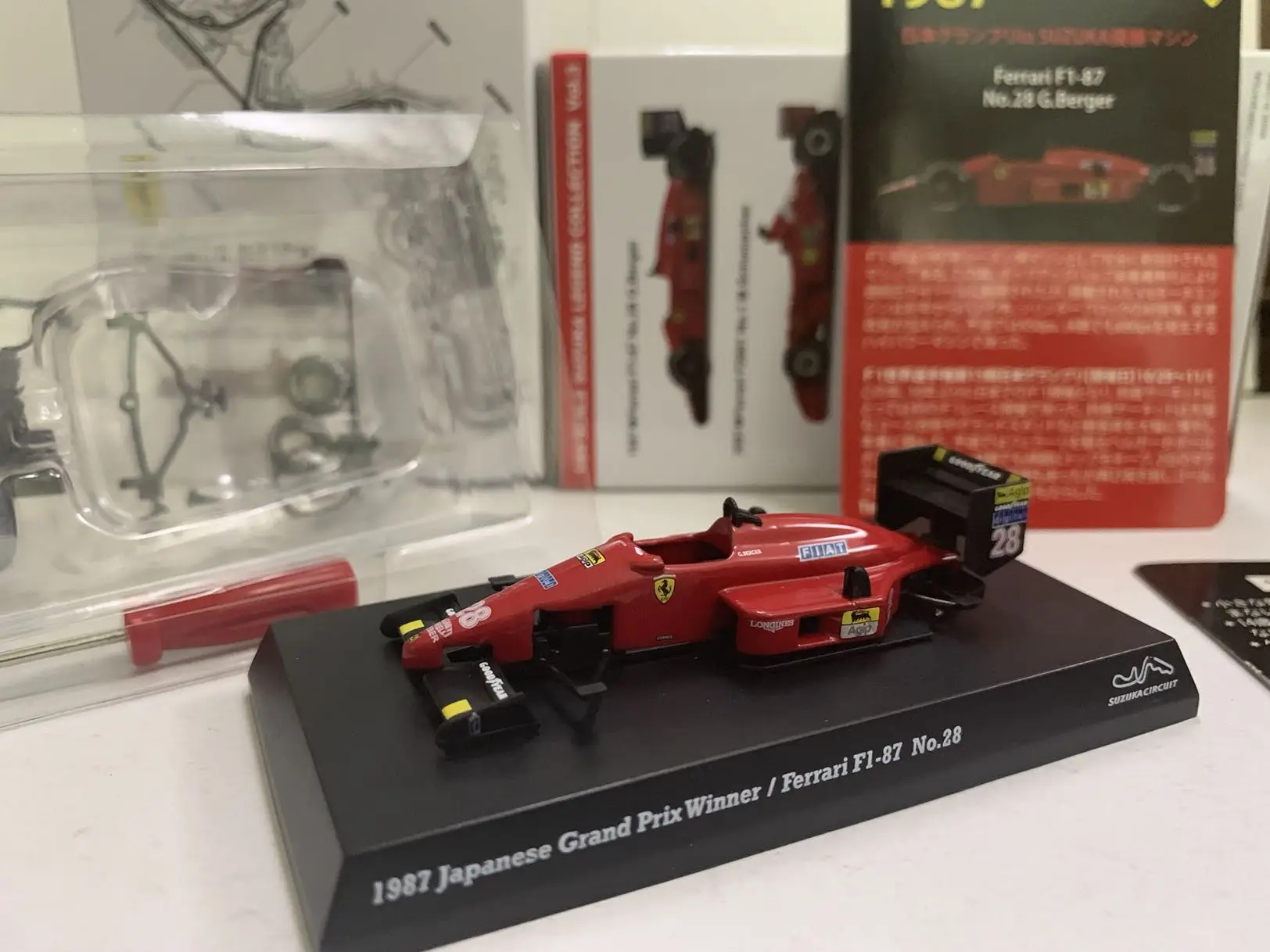 

Коллекция 1/64 KYOSHO Ferrari F1-87 Бург ФОРМУЛА F1 1987 сузука цепь Чемпион литье под давлением украшение автомобиля модели игрушки