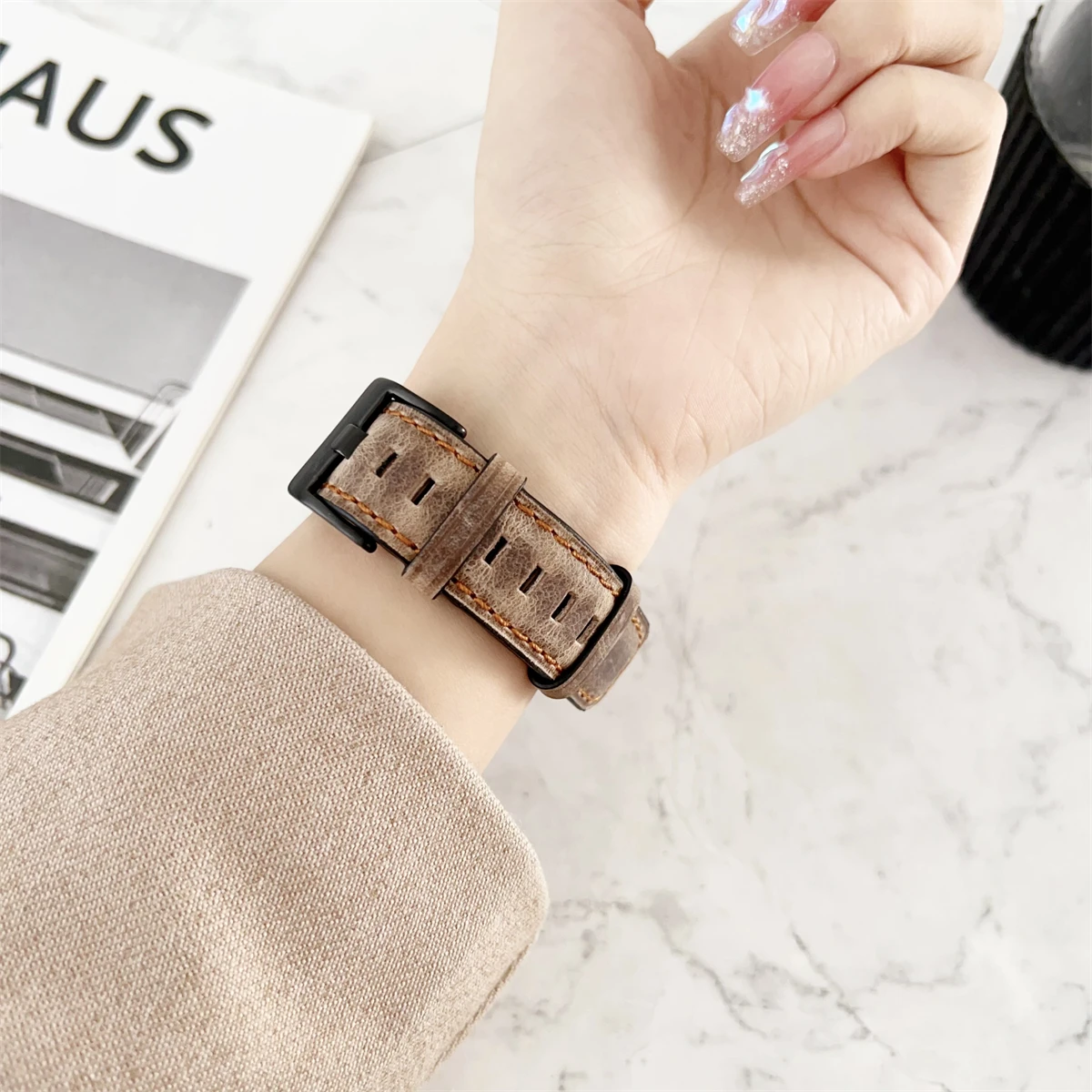 Kellon ranneke iWatchille 42/44/45/46/49mm 38/40/41mm PU-nahkainen muotikelloranneke Watch Series Ultra2 -sarjalle 10/9/8/7/6/5/4/3/2/1_voghion.com