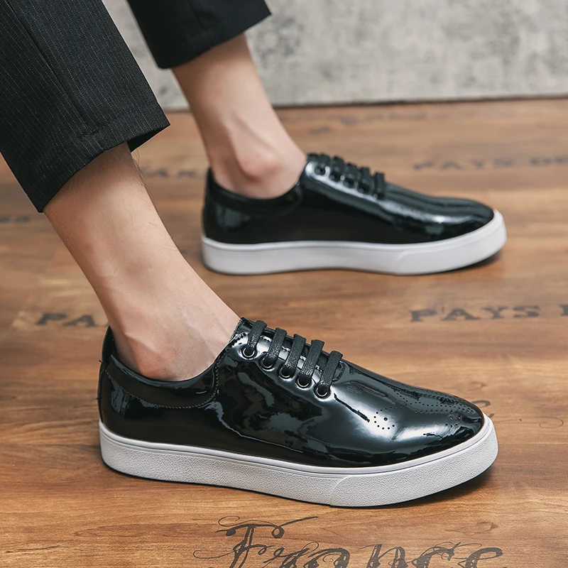 2024 Spring High Quality Leather Shoes Patent Leather Casual Shoes Lace Up Sneakers Fashion British Style Designer Leather Shoes