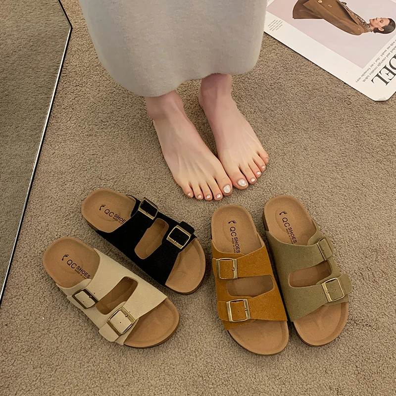 

Leisure sandals and slippers for women in summer 2024, flat bottomed straight line with thick soled shoes, women's sandals