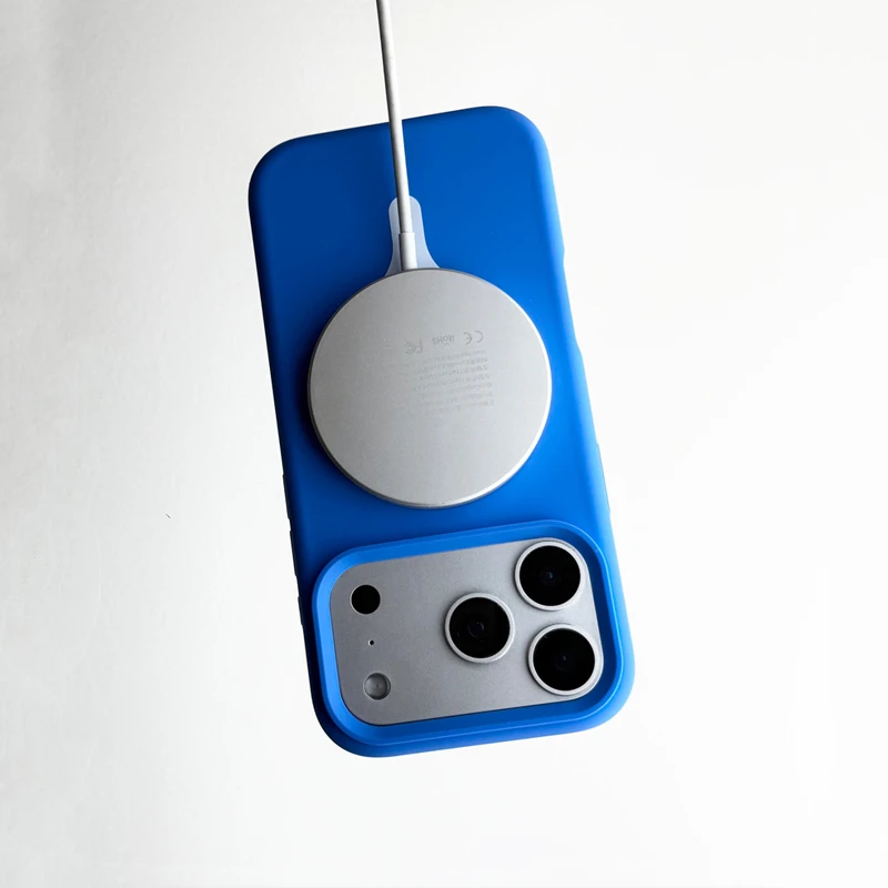 Magnetic Liquid Silicone Shockproof Phone Case with Soft Bumper and Wireless Charging Compatibility