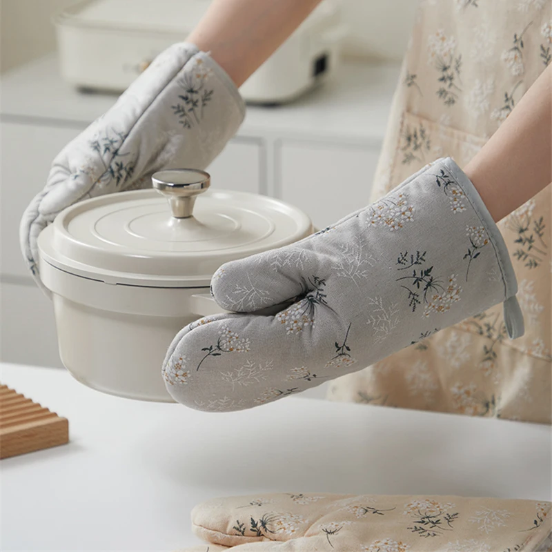 https://ae01.alicdn.com/kf/Sbad7782021cc4957aaf1ab5a4aa195c7B/Potholders-for-Kitchen-Fabric-Oven-Mitts-Microwave-Anti-scalding-Gloves-Pastoral-Floral-Print-Thickened-Kitchen-Accessories.jpg