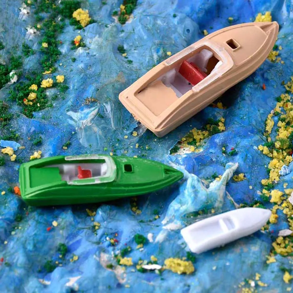 1 Pz Miniature Fishing Boat Model Ornaments Sea World Mini Ship Ocean Piccola Barca A Vela Acquario Decor Sailing Motoscafo Decor Toys