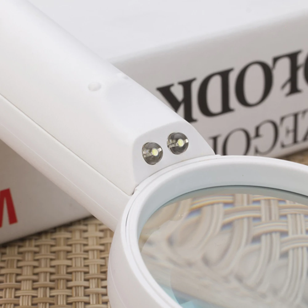 Handheld 15X Magnifier with 2 LED Light Portable Magnifying Glasses Senior Aid Reading Loupe Optical Instrument