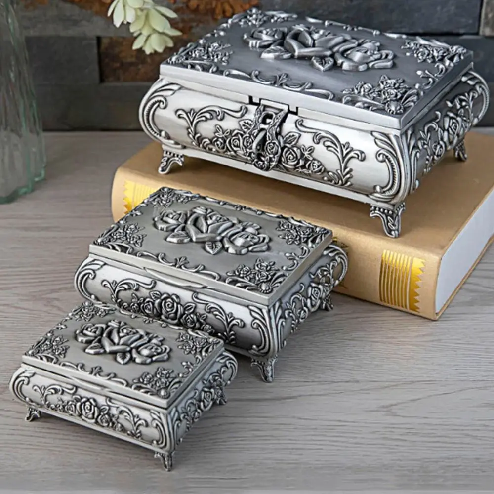 

Металлическая винтажная шкатулка для ювелирных изделий, многофункциональная роскошная коробка для драгоценностей с цветочной гравировкой, портативное ожерелье S/M/L, рандомные кольца