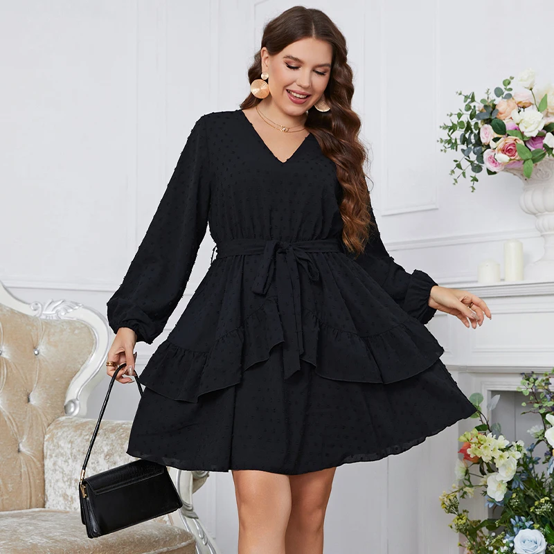 Рисунок 5 - Женское платье с поясом и V-образным вырезом