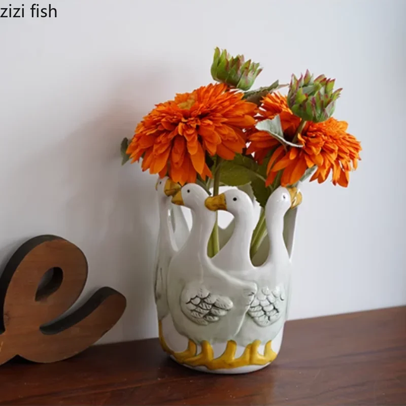 Hand Drawn Duck Shaped Ceramic Vase Animal Flowerpot Home Flower Arrangement Flower Vessels Dried Flower Vase Hydroponic Vases 3