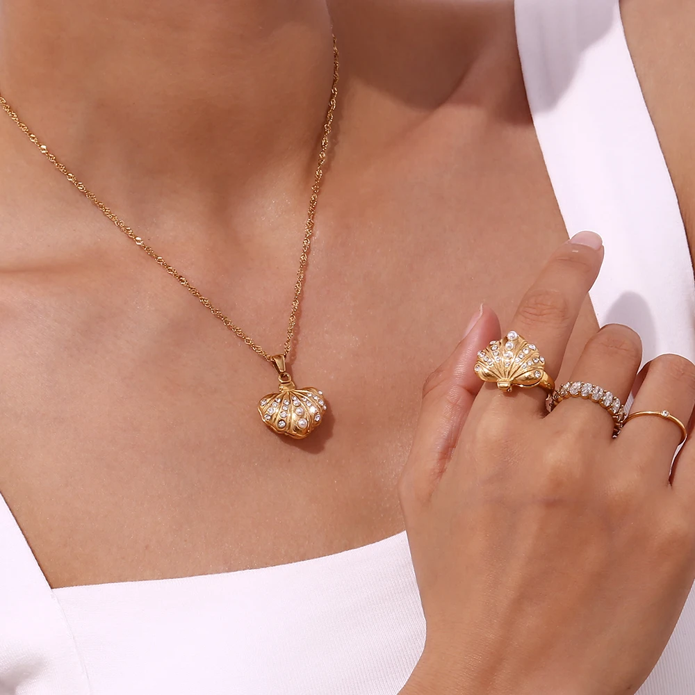 E.B.belle Openable Pearl Rhinestone Magnetic Shell Pendant