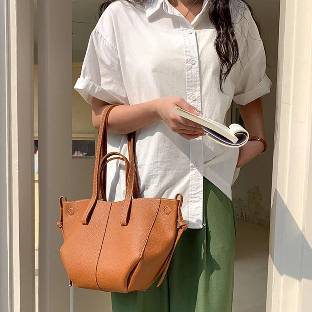 حقيبة حمل نسائية ذات سعة كبيرة، بتصميم ناعم تحت ال...