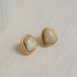 Vintage Coffee Square Resin Stud Earrings - Fashionable Irregular Geometric Jewelry (White)