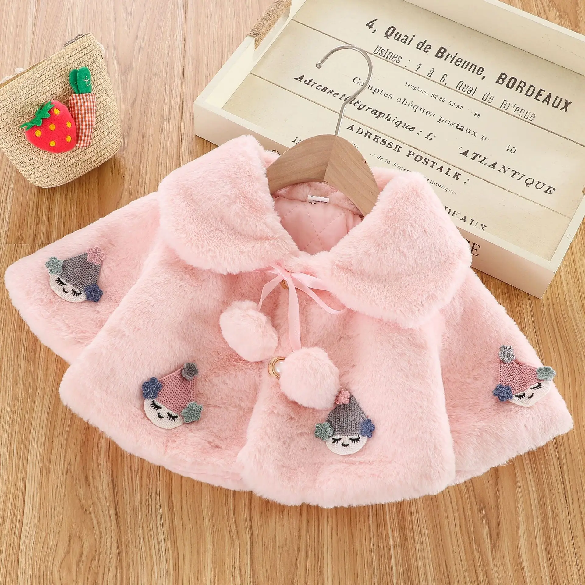 New Autumn and Winter Fur Jacket for Baby Girls, with A Collar and Children's Shawl Warm Thick Jacket for Newborns Aged 0-2