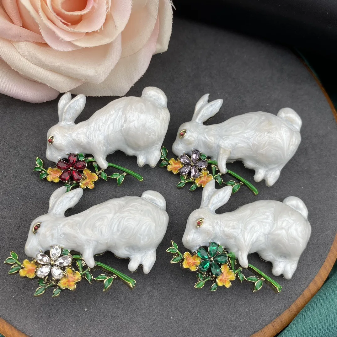 Vintage Handmade Enamel Glaze Craft Flowing Cloud Texture Sweet and Lovely Little White Rabbit brooch