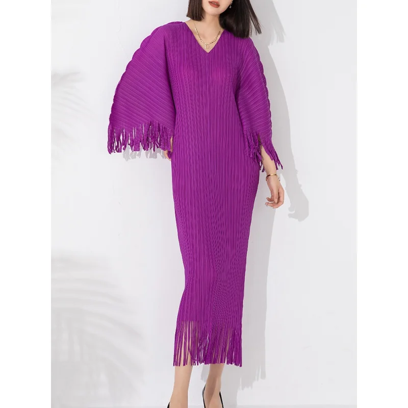 

MIYAKE High end pleated temperament large size dress for women new cross-border bat sleeve V-neck tassel long style [2020363]