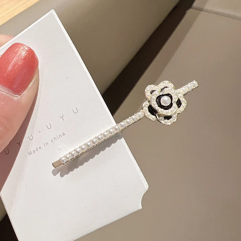 

Fashionable Pearl Camellia Hair Clip Set for Women's Wedding and Party