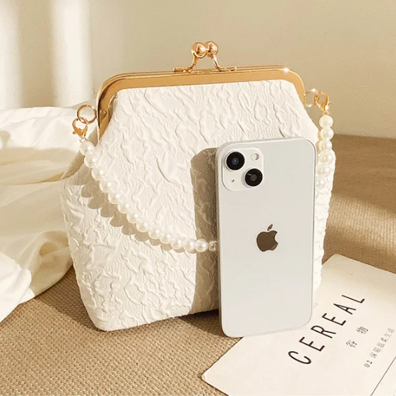 Cheongsam Clutch Shell Pearl Handbag Mini Chain Crossbody Shoulder Bag Mobile Phone Bag Versatile Cosmetic Purse for Women