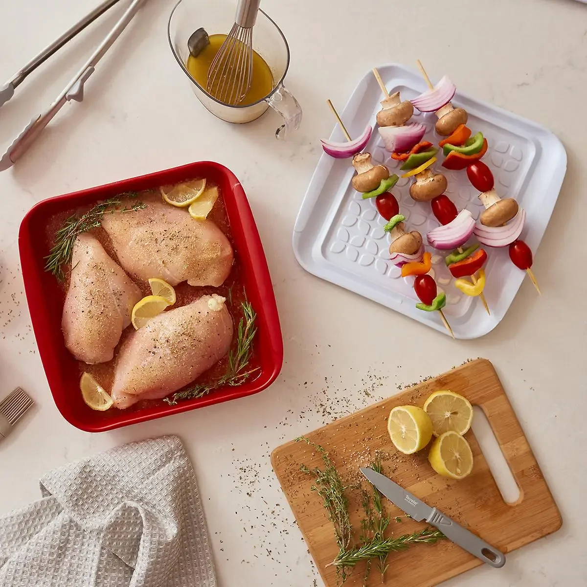 

Tovolo Marinade Tray with Lid