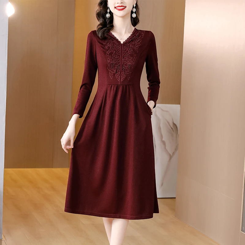 

2023 New Fashion Dress Women's Autumn Versatile V-neck Long Sleeve Dress Chinese Embroidery Loose Fit Wedding Feast Vestidos