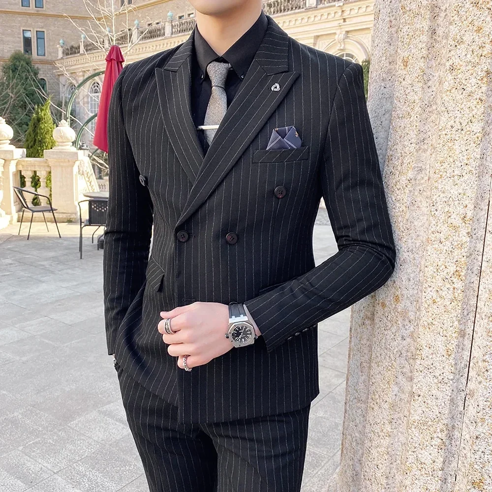 

Chic Peak Lapel Double Breasted Striped Suits for Men Slim Fashion Pinstripe Casual Graduation Outfits Wedding Tuxedo 2 Piece