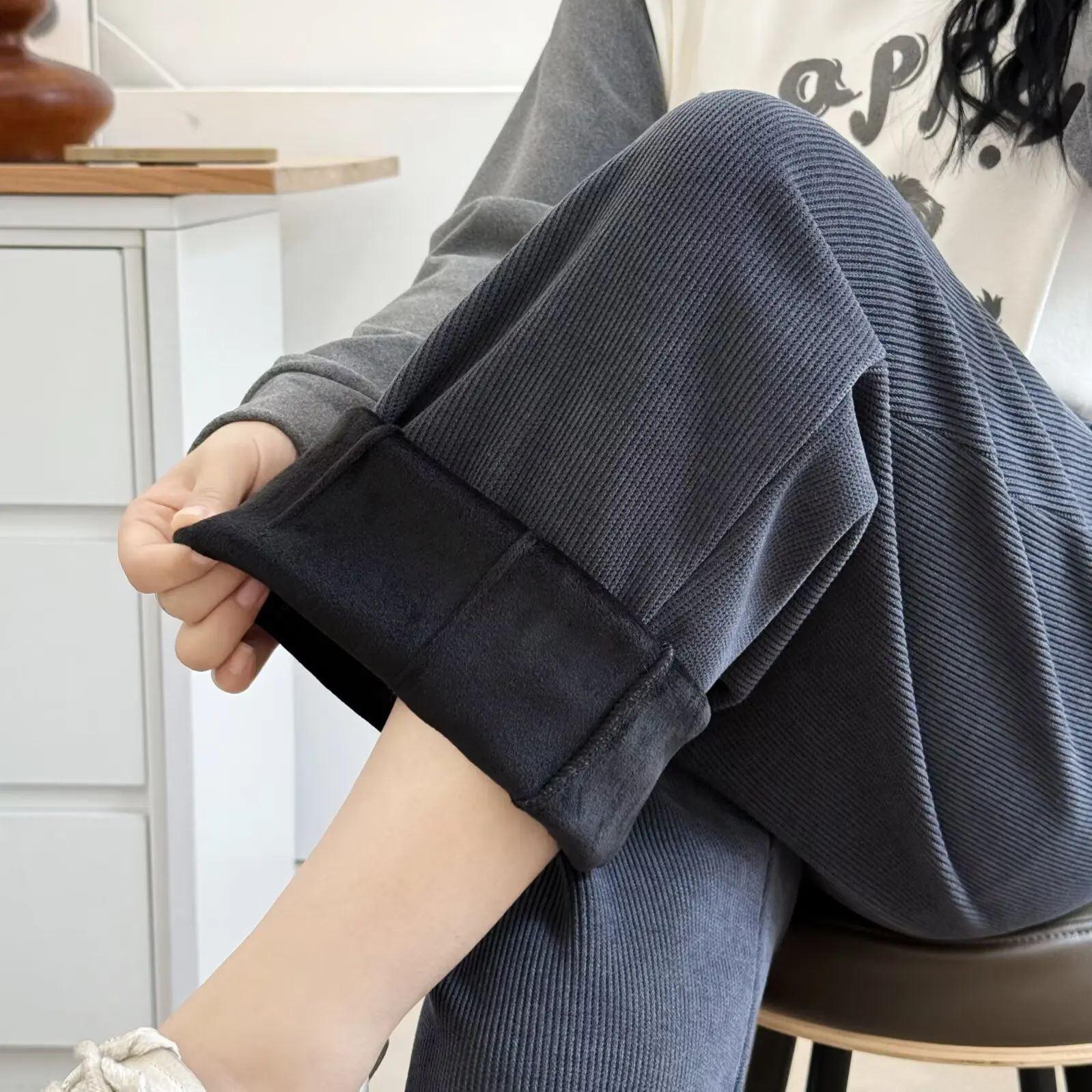 XXXXL Fashion Plus Size Women's Harem Pants For Autumn And Winter Casual Elastic Waist Fleece Ankle-Length Trousers 053