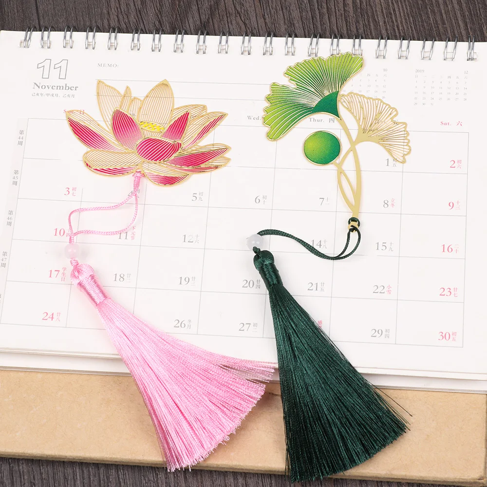 Metal Bookmark Chinese Style Vintage Creative Lotus Flower Rose Leaf Vein Hollow Pendant Apricot Leaf Bookmark Gifts 1 Pcs metal bookmark