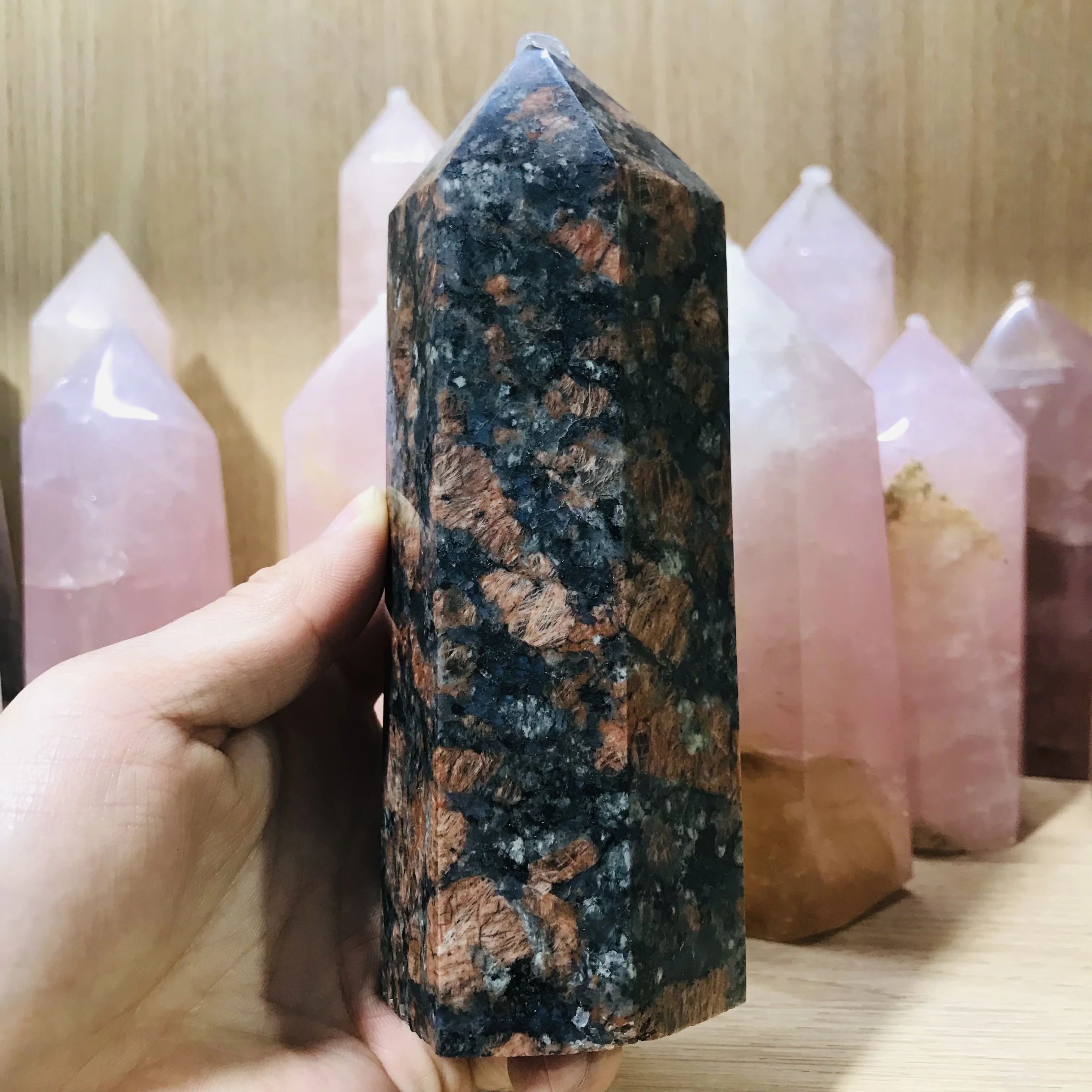 

NATURAL AMPHIBOLE, BLUE BLEND CRYSTAL BALL, . IT IS A POWERFUL PHYSIOTHERAPY STONE FOR THE BALANCE OF TRACE ELEMENTS IN THE BODY