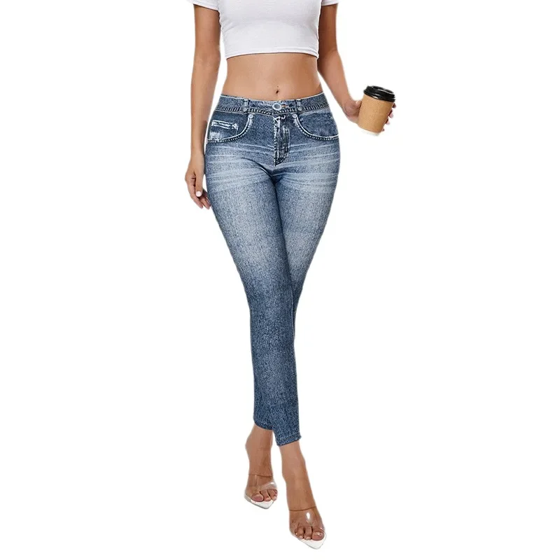 جينز نسائي بقصة ضيقة وجيب خلفي مرن ومطرز وقابل للت...