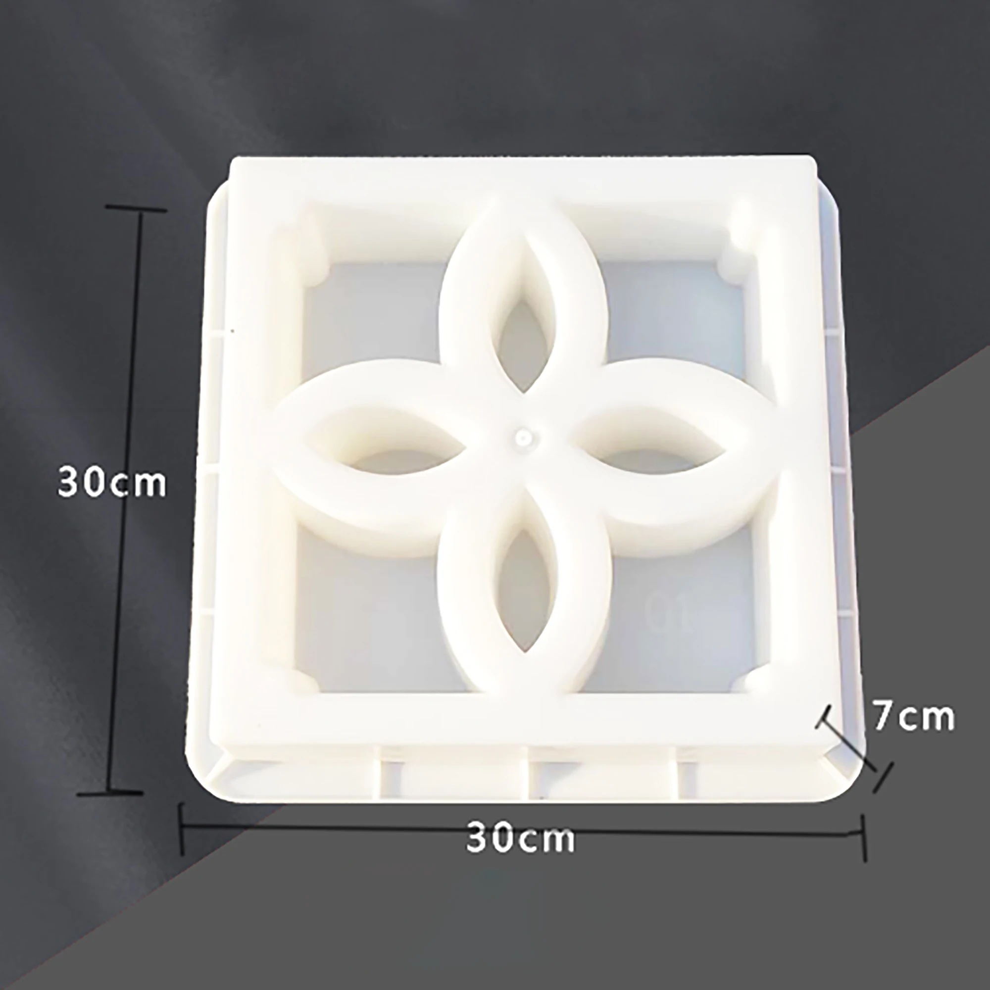 Hollow Diamond Garden Concrete Mold 2