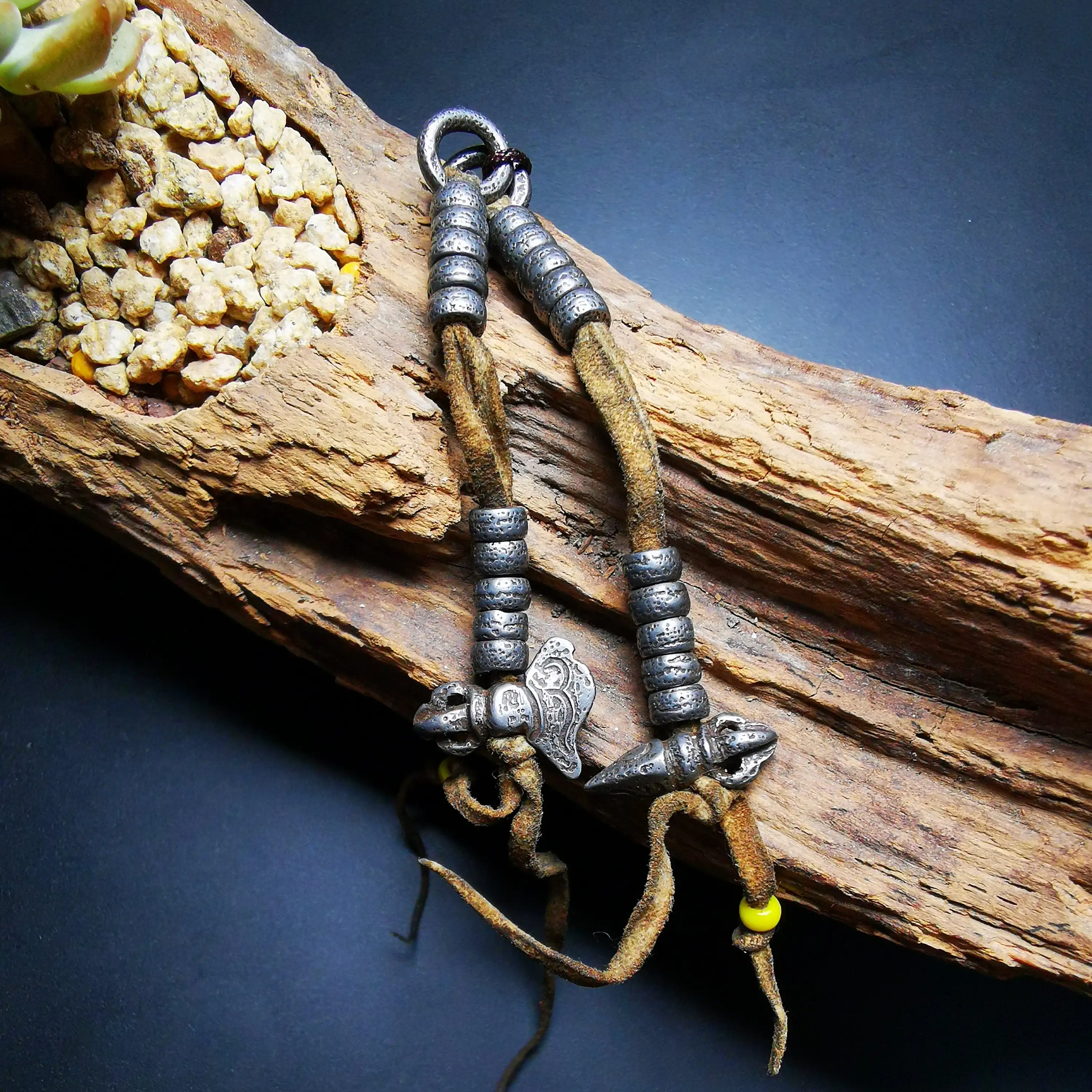 

Тибетские буддийские счетчики Gandhanra ручной работы, счетчики молитвенных бусин, с кулоном Kartika и Kila, изготовленные из Холодного Железа