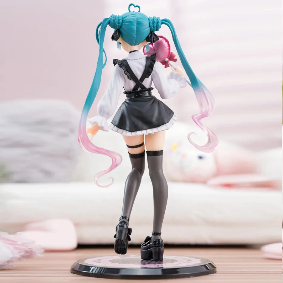 18cm Stylish Hatsune Miku Anime Figure - Fashion Subculture Christmas Gift PVC Collector's Item Doll Toy