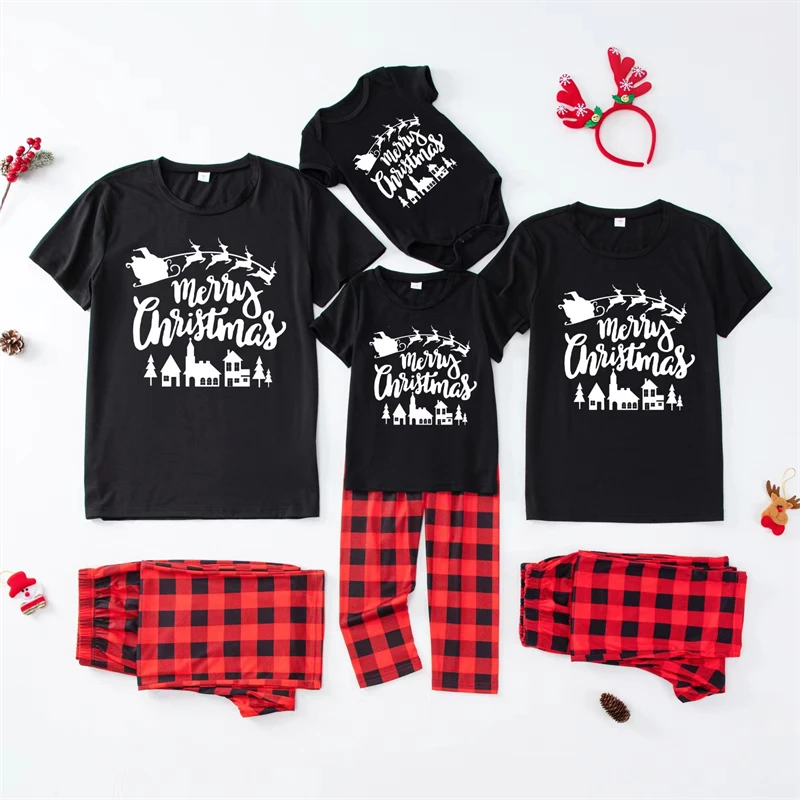 

2023 Short Sleeve Christmas Family Matching Pajamas Sets Mommy and Me Xmas Pj's Clothes Plaid Father Mother Kids Baby Nightwear