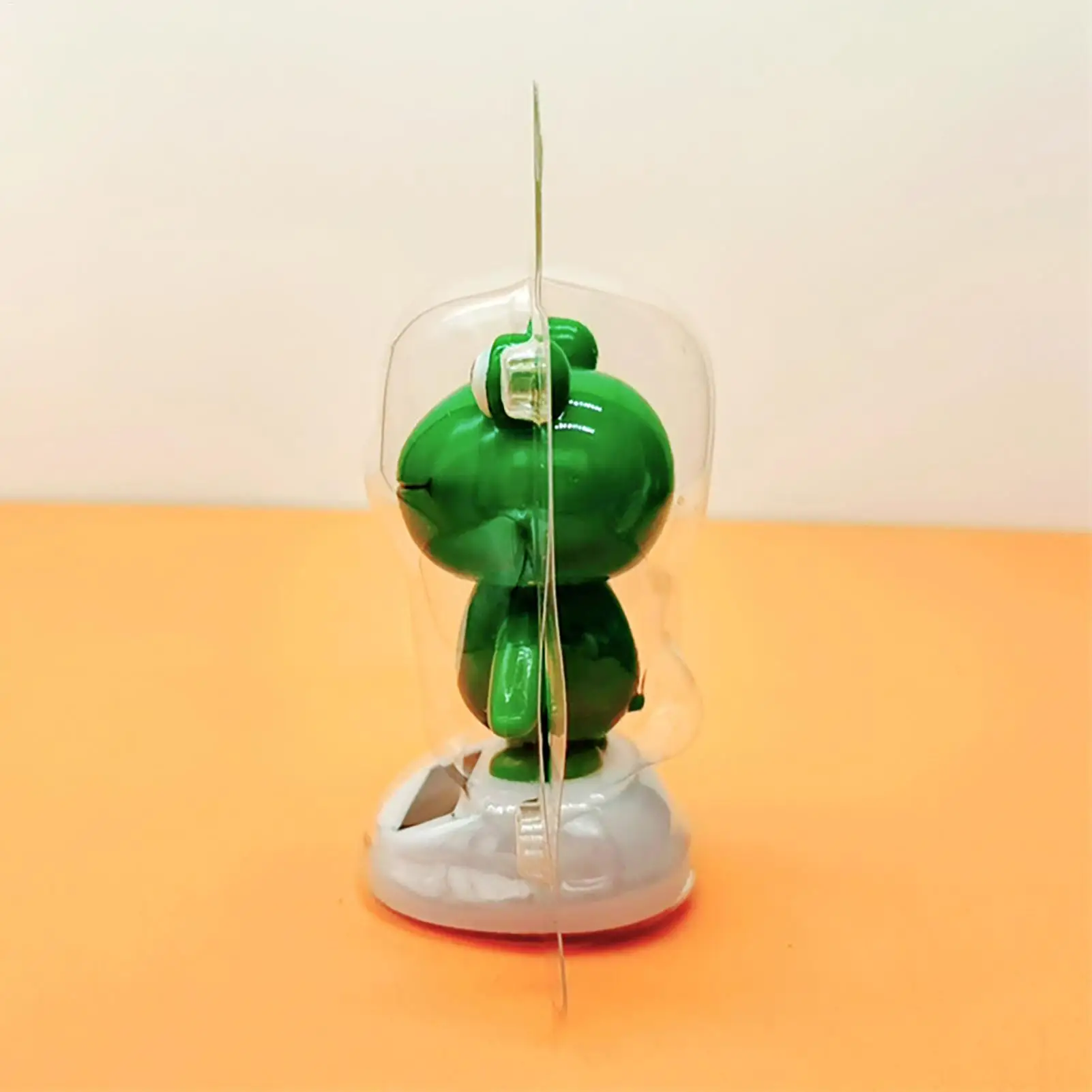 1pcs Funny Solar Bobbleheads For Car Dashboard Solar Powered Shaking Head Dancing Car Ornament Bobble Head Frog Dashboard