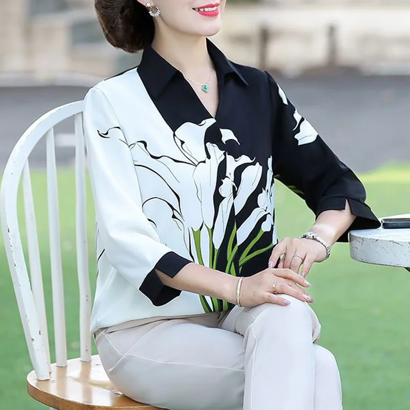 2023 Summer Fashion Trend Temperament Elegant V-neck Flower Print Commuting Simple Casual Loose Versatile Three Quarter Shirt