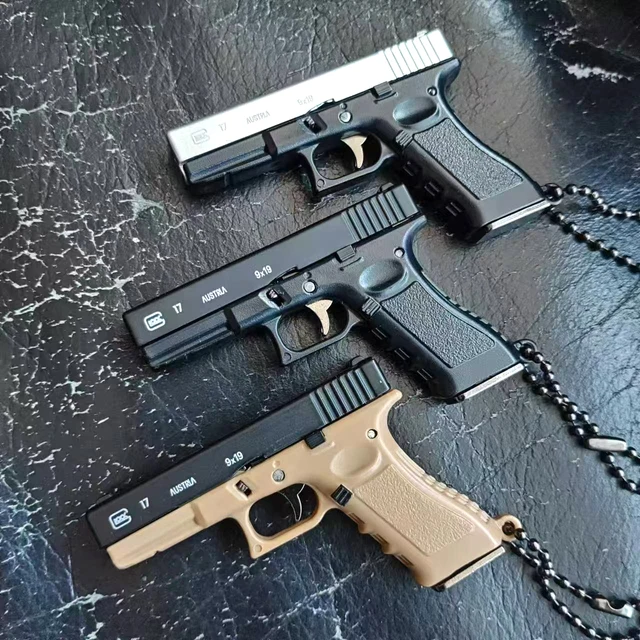 1:3 G17 Miniature Pistol Model With Holster Metal Toy Gun Detachable DIY Semi-alloy Keychain Pendant Ornaments Children's Toy 6