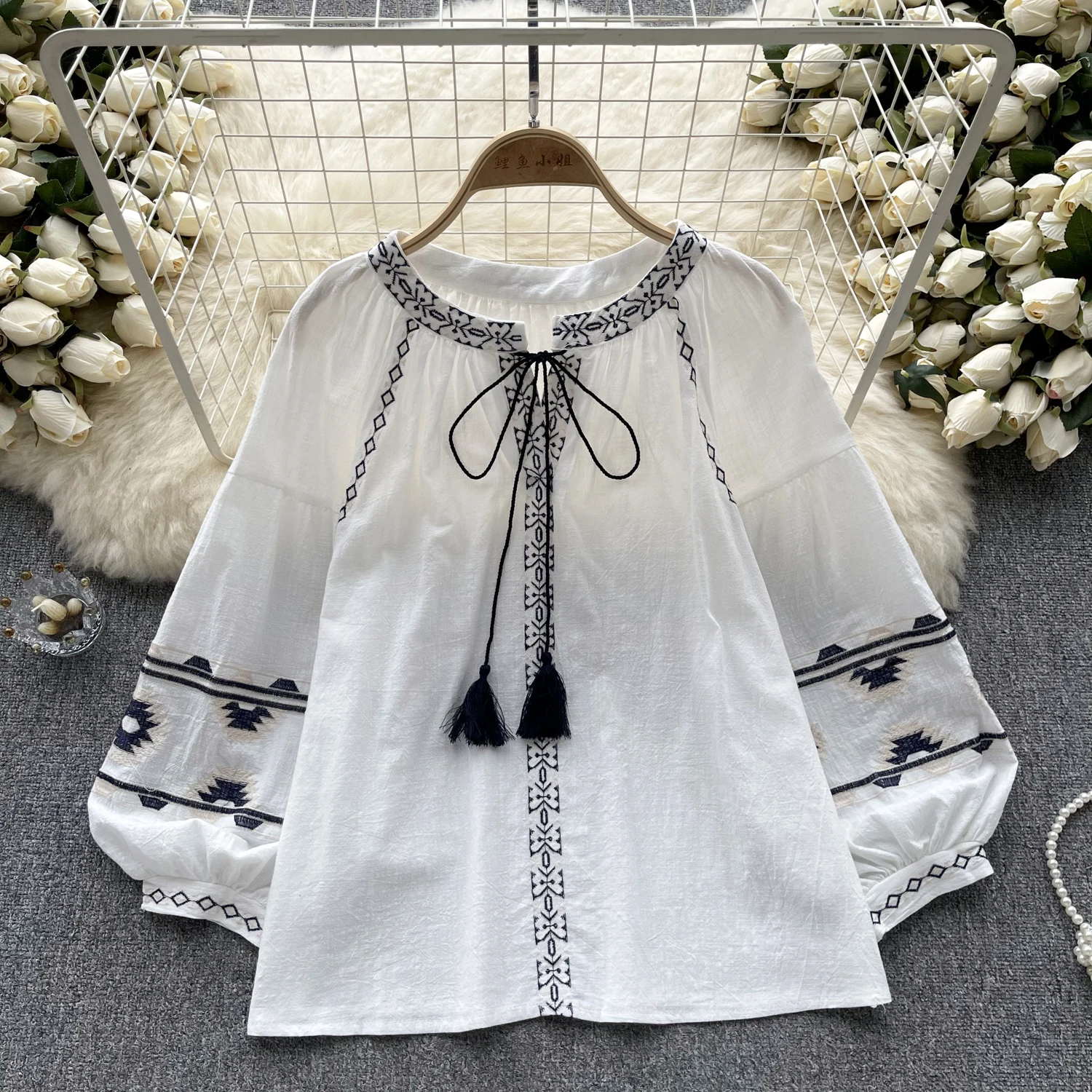 Vintage Elegant Embroidery Long Sleeve Blouse Fashion O-neck Shirt