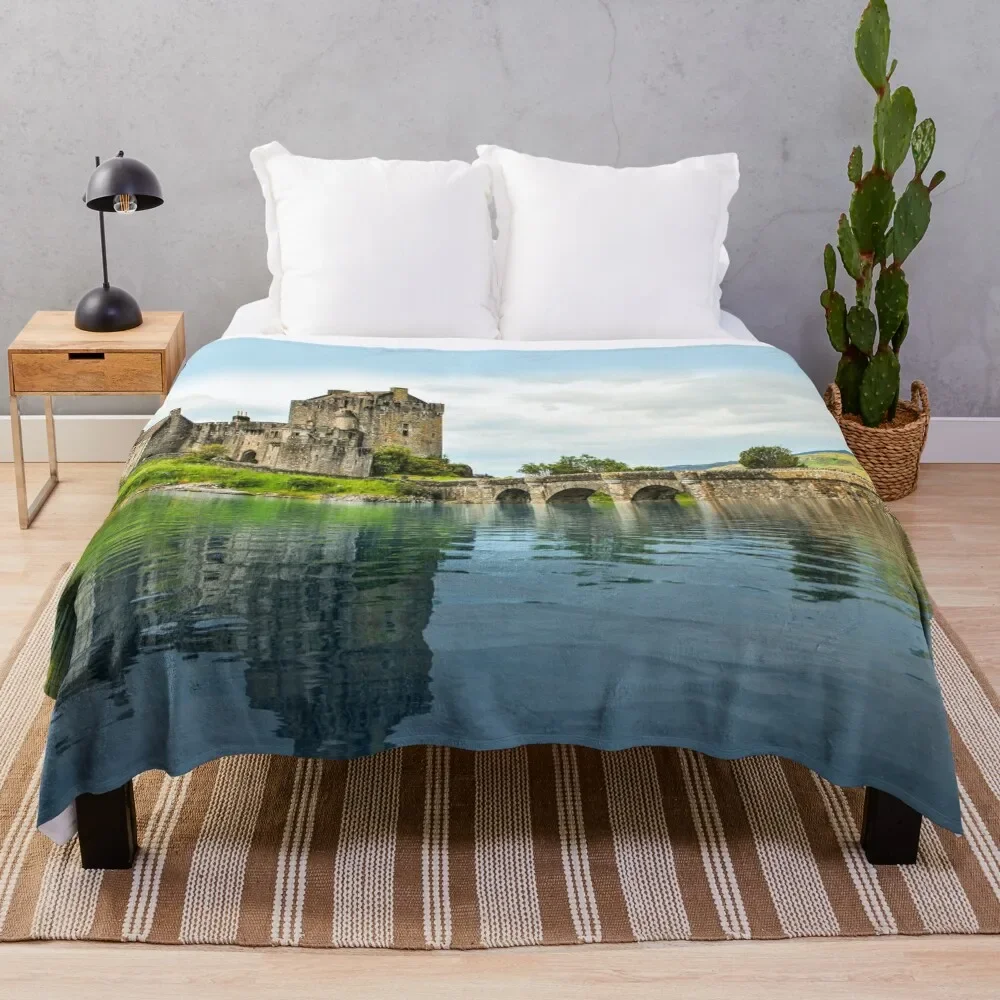 Eilean Donan Castle Throw Blanket Decoratives Beautifuls Nap cosplay anime Blankets