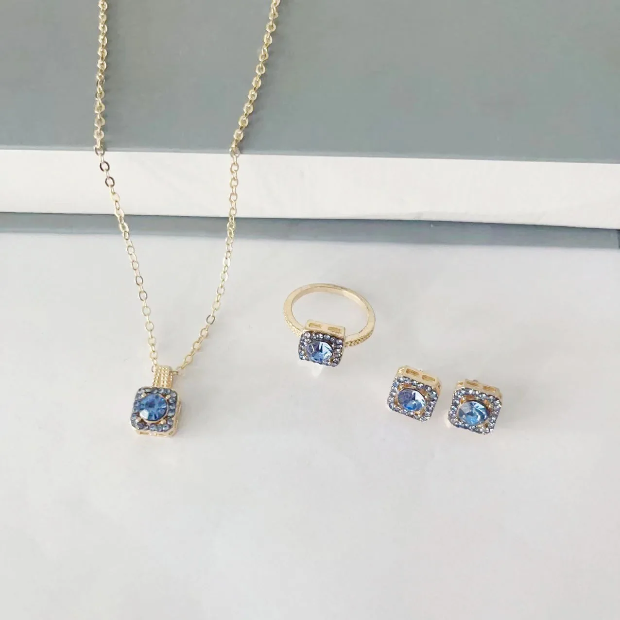 Cube Jewelry Ensemble - Packaging View