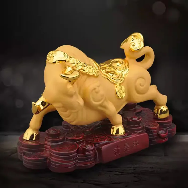 Resin Lucking Golden Cow Statue, Animal Art Sculpture, Domineering Home, Room, Office, Car Decoration, High Quality