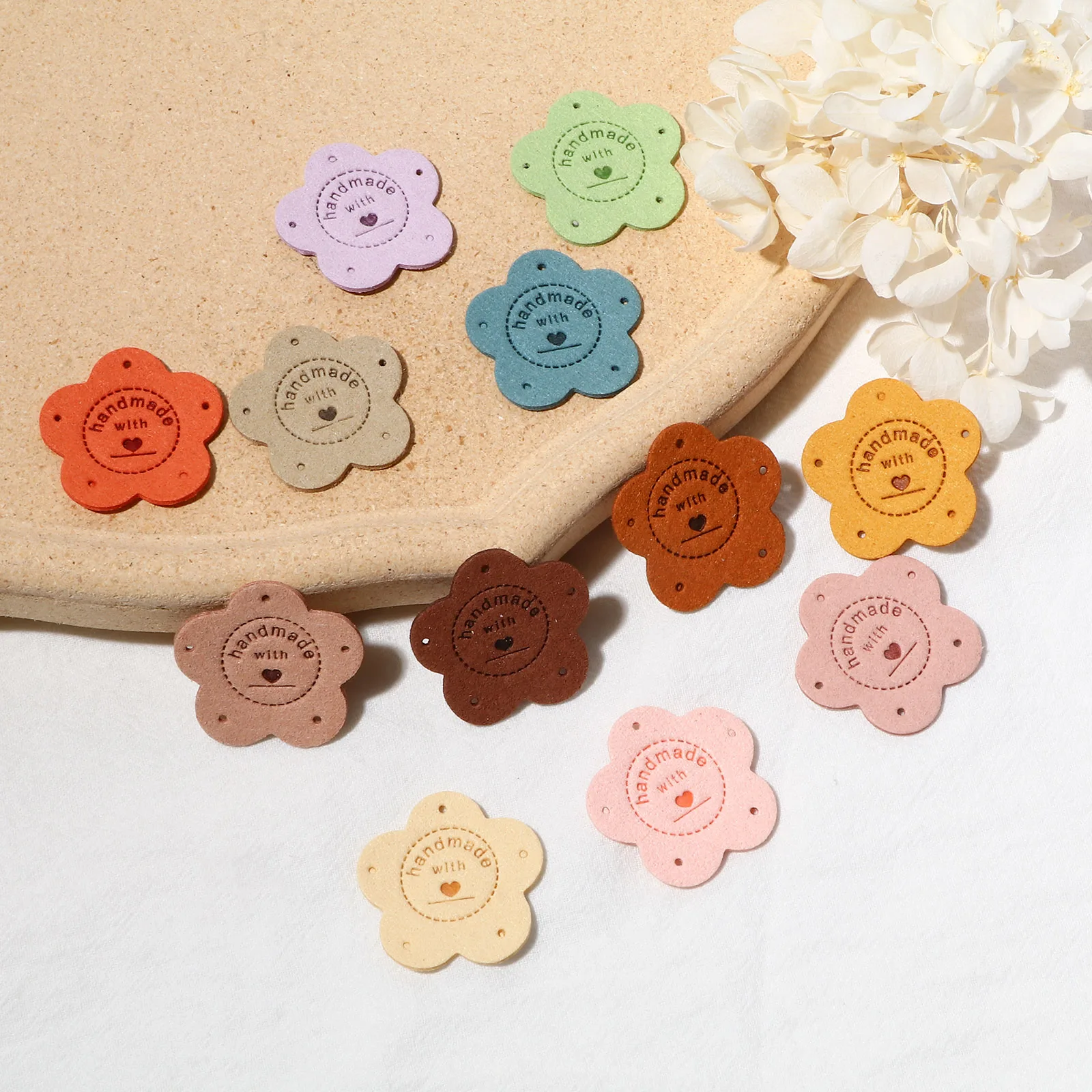 10 PCs PU Leather Label Tags Flower Leaves " Handmade " Clothing Sewing Accessories Hat Faux Suede Garment Tag 3.5cm x 3.5cm