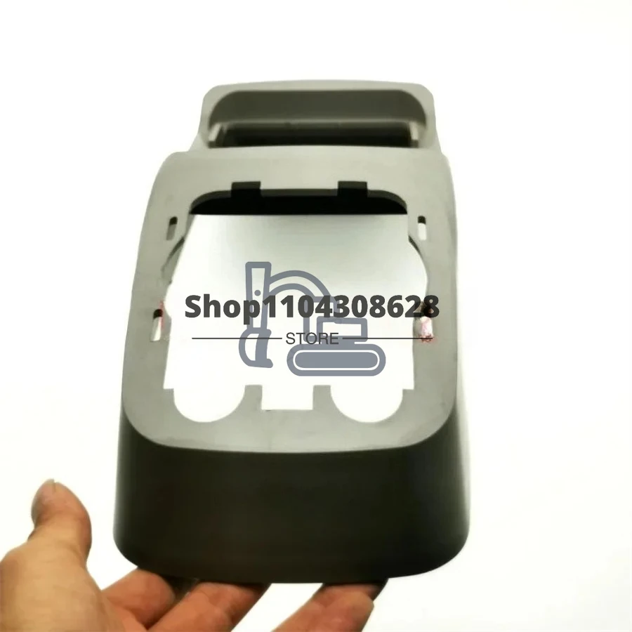 커버 패널 코마츠 22M-54-22111 PC18MR, PC20MR, PC27MR, PC30MR, PC35MR, PC40MR, PC45MR, PC50MR, PC55MR