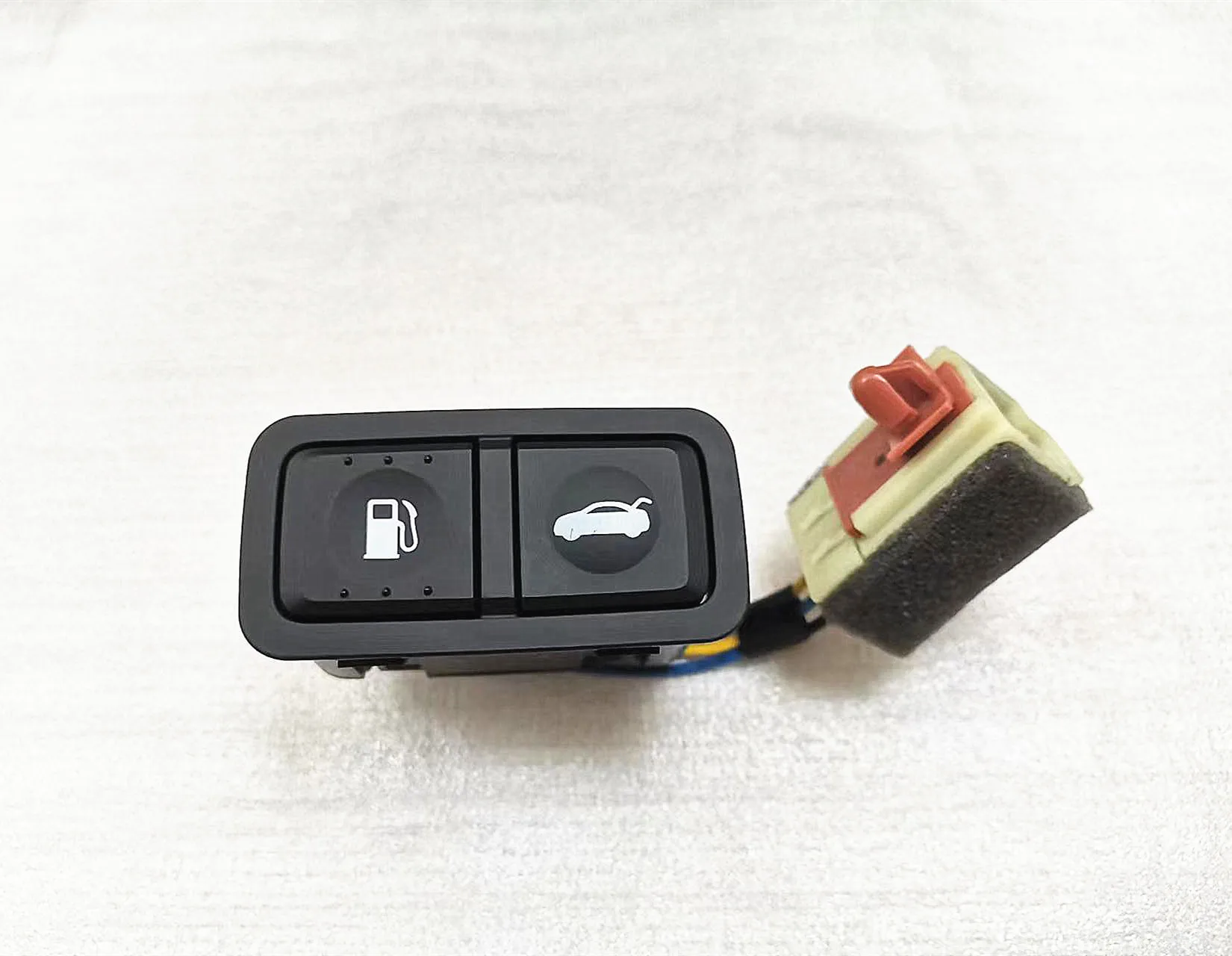 

937003S000 Rear Trunk Hatch Fuel Open Switch for hyundai Sonata YF i45 2011-15 Rear Trunk Lid Fuel Filler Switch 93700-3S000