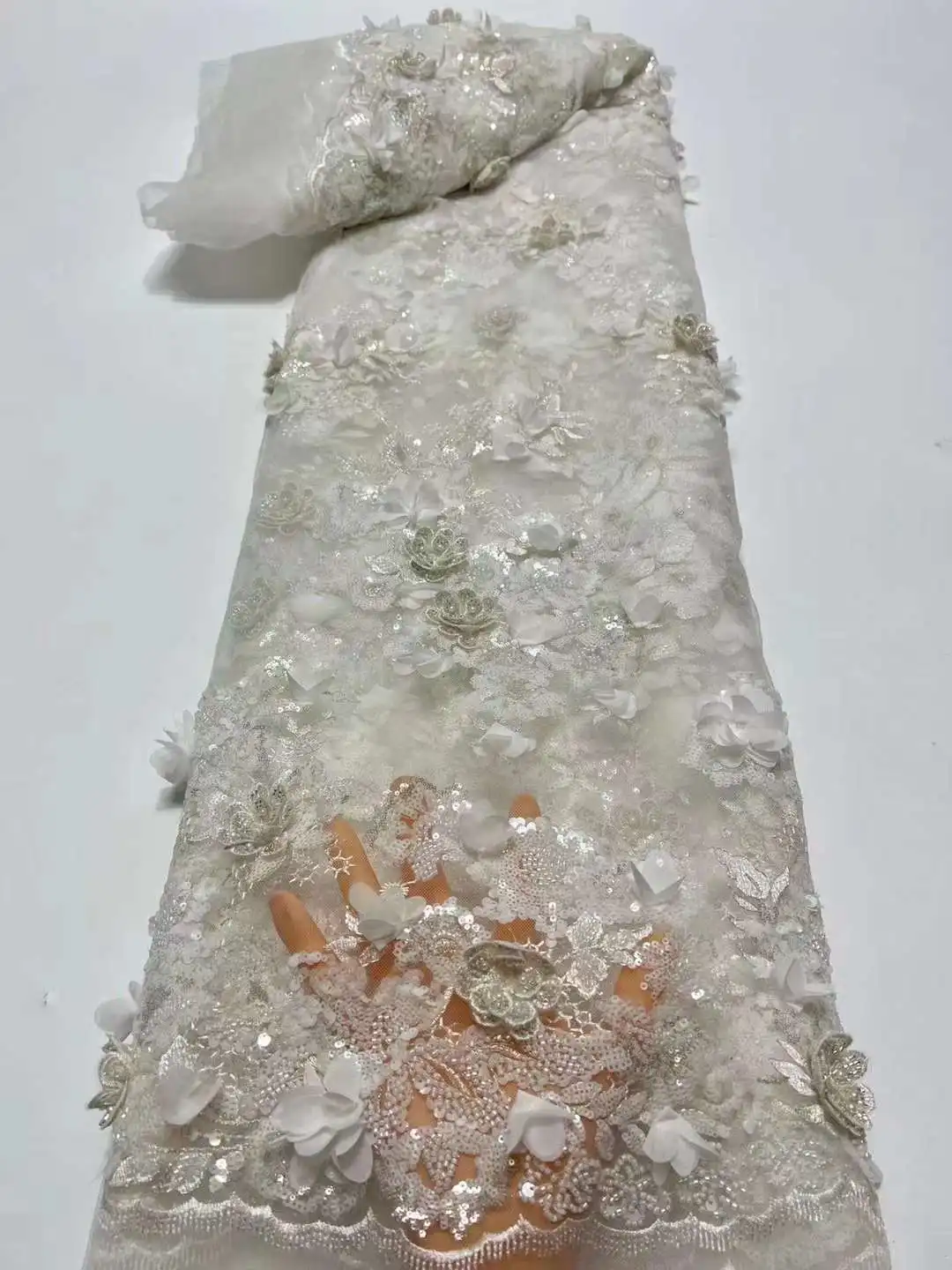 

2024 Роскошная французская Свадебная кружевная ткань ручной работы с вышивкой 3D Цветочные бусины Тюль кружевная ткань с блестками 5 ярдов HX85K