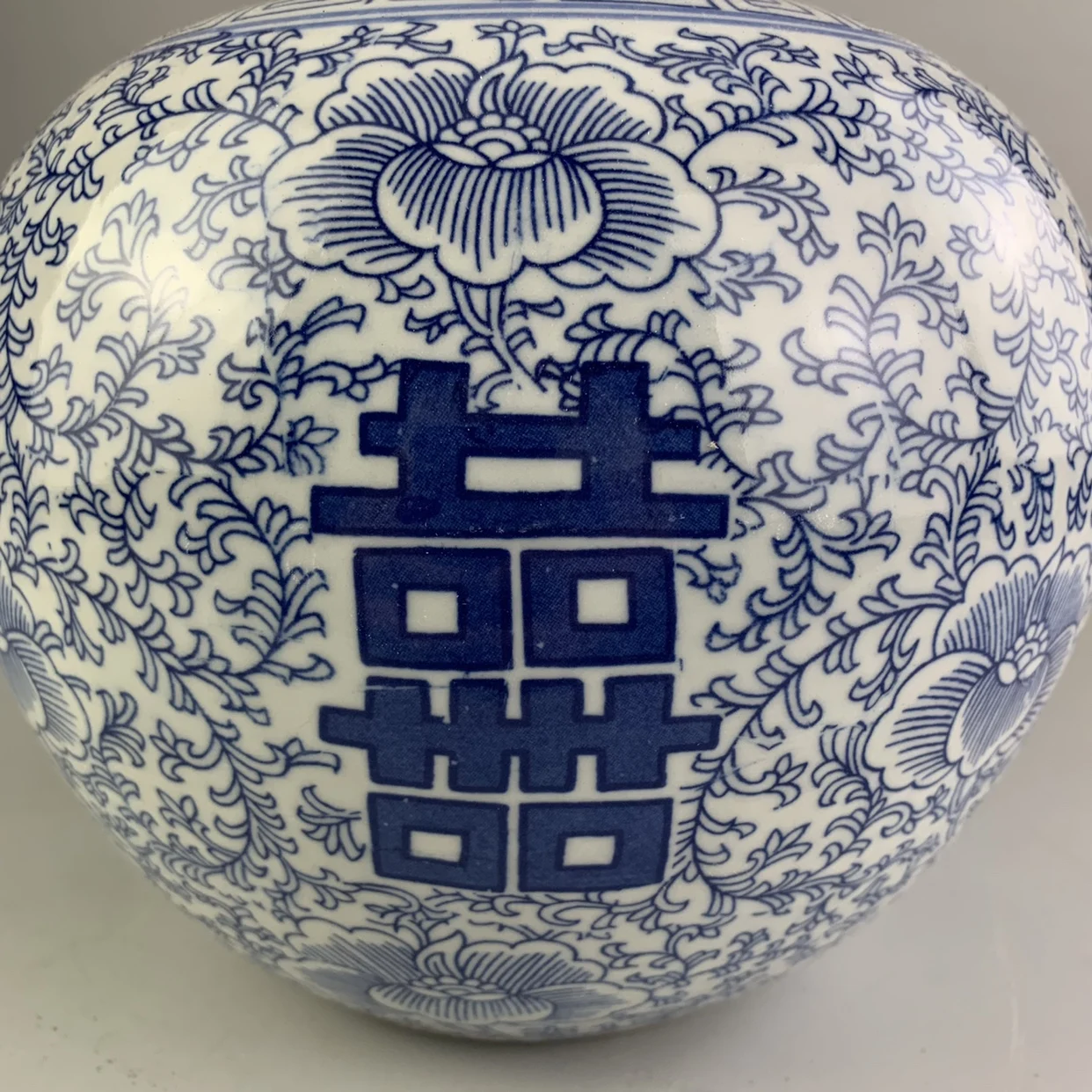 Blue And White With The Happy Character Round Jar Tea Jar Storage Jar Antique Ornaments Collection 2