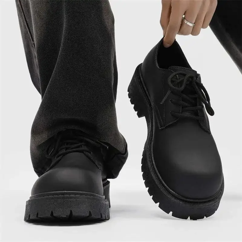 D01 Black (matte leather)