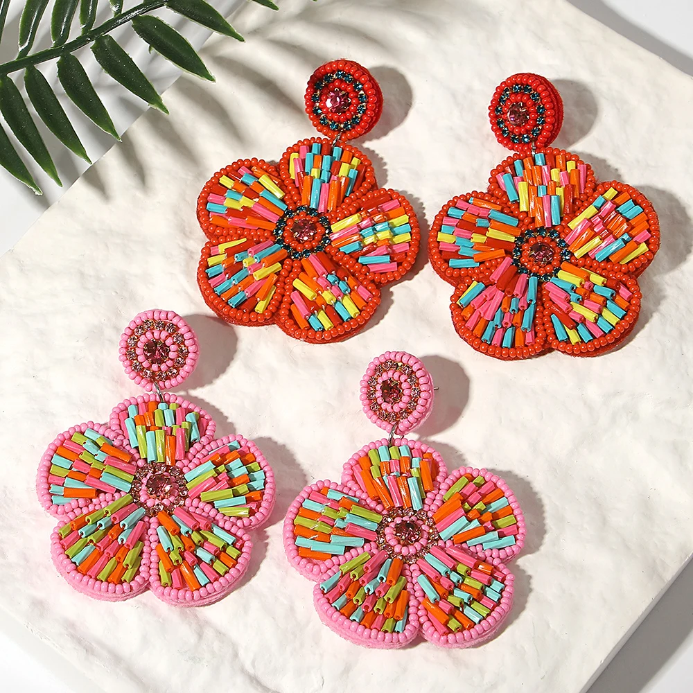 تراجي مشغولة على شكل ورود 1