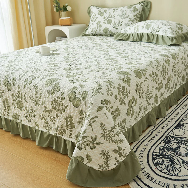 Breathable Printed Double Layer Yarn Bed Cover Soft Bedspread Quilted