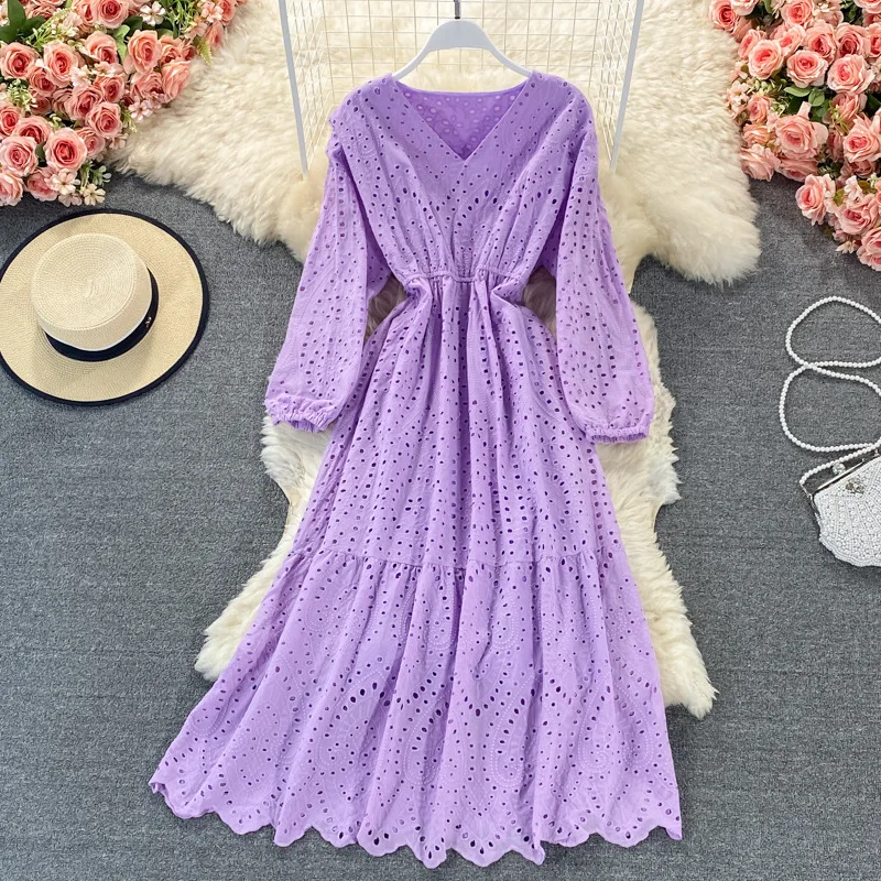 

V-neck hollowed out embroidery dress summer new Korean version slim show thin first love fairy skirt large swing long skirt