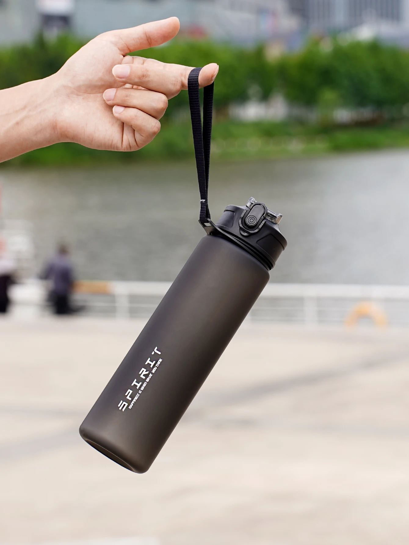 750ml Sporttrinkflasche für Outdoor, Camping, Fitness - Urlaubs- und Geburtstagsgeschenk Geeignet für einen Aktiven Lebensstil – Detail 10