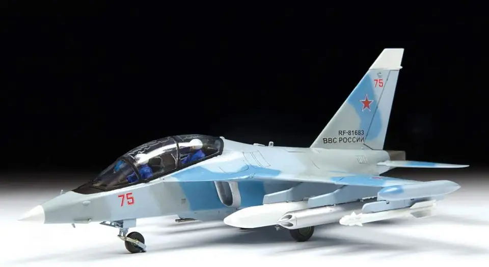 Zvezda 7307-モデルのロシアの飛行機yak-130。1/72スケール、モデル
