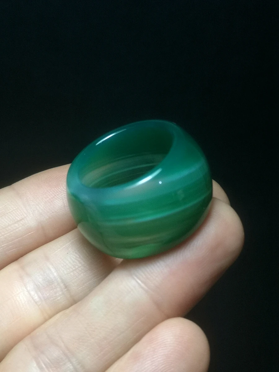 YIZHU CULTUER ART Chinese Natural Green Agate jade Hand Carved Rings or Pendant Gift Collection